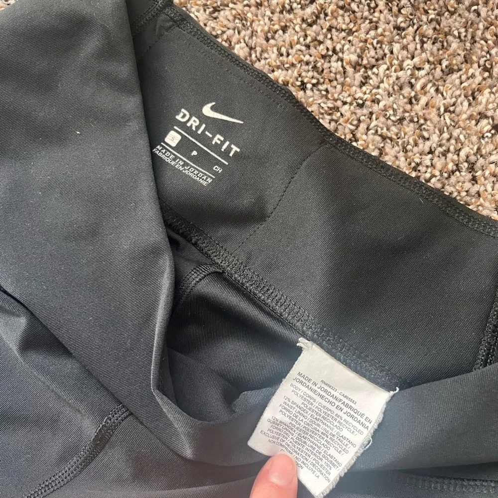 Nike Dri-fit Black Leggings with White Logo - Picture 3 of 6